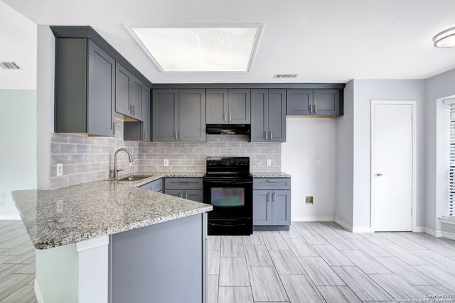 5531 IVANHOE ST, San Antonio, TX 78228