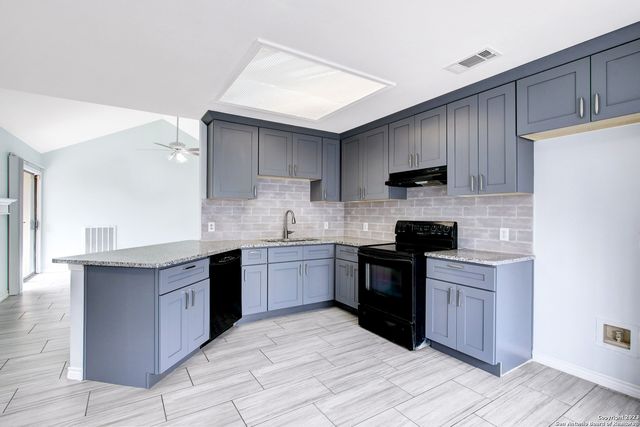 5531 IVANHOE ST, San Antonio, TX 78228