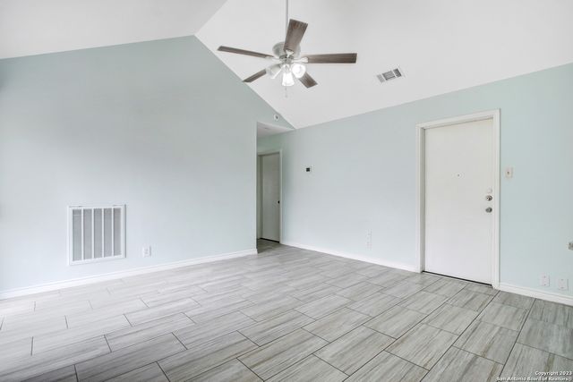 5531 IVANHOE ST, San Antonio, TX 78228