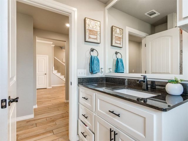 701 Bison Crossing Drive, Yukon, OK 73099