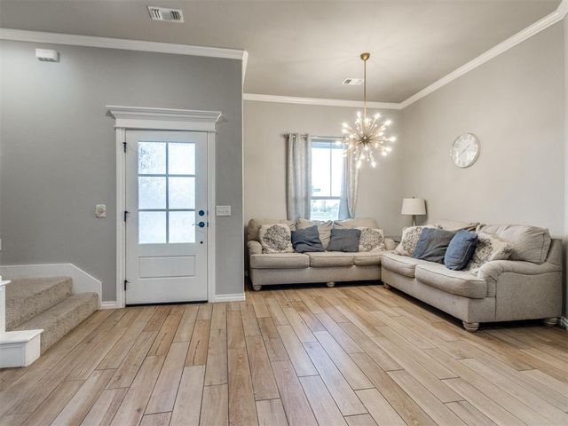 701 Bison Crossing Drive, Yukon, OK 73099