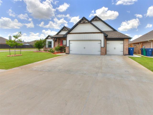 701 Bison Crossing Drive, Yukon, OK 73099