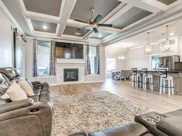 701 Bison Crossing Drive, Yukon, OK 73099