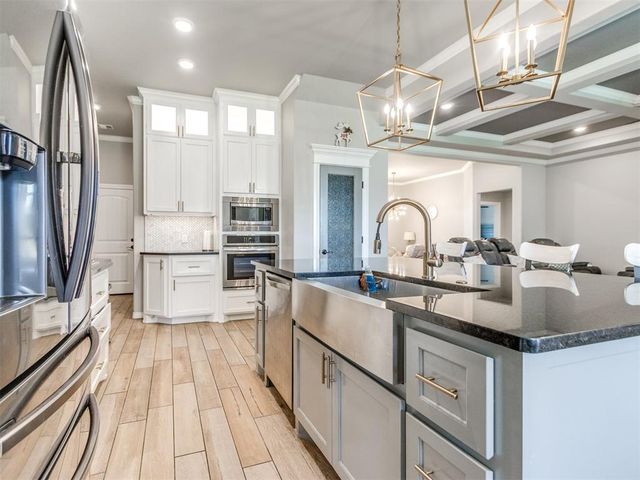 701 Bison Crossing Drive, Yukon, OK 73099