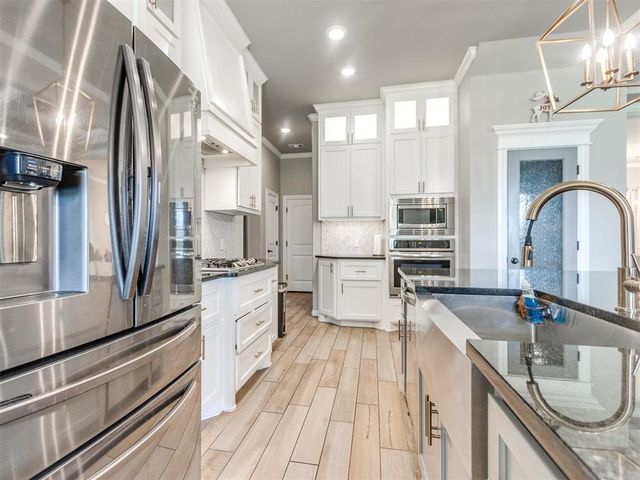 701 Bison Crossing Drive, Yukon, OK 73099