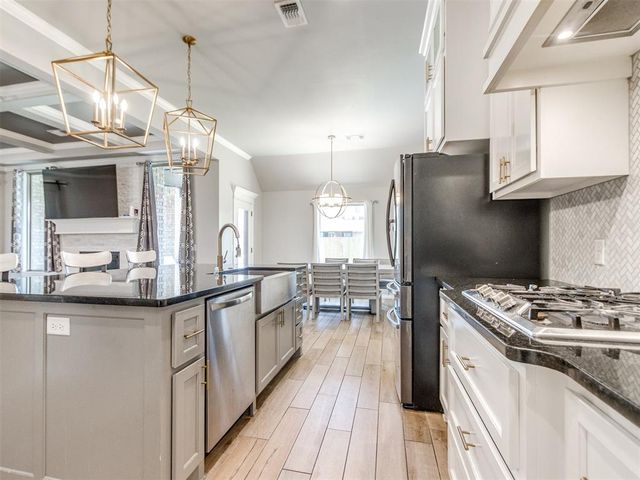 701 Bison Crossing Drive, Yukon, OK 73099