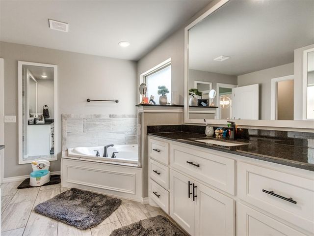 701 Bison Crossing Drive, Yukon, OK 73099