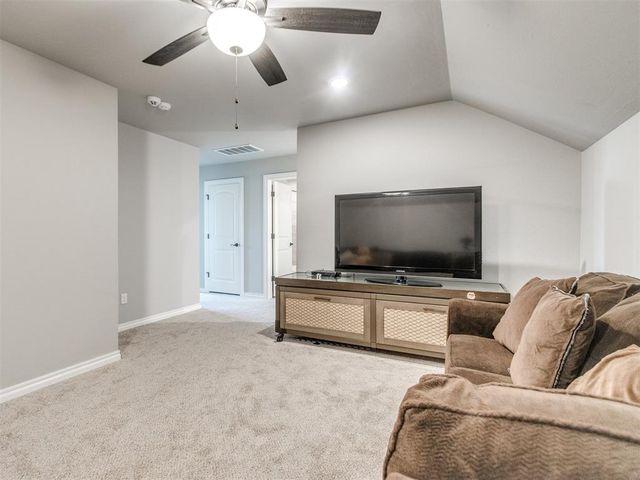 701 Bison Crossing Drive, Yukon, OK 73099