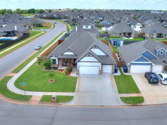 701 Bison Crossing Drive, Yukon, OK 73099