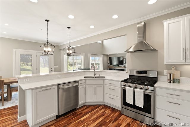 11402 Valley Forge Court, Sellersburg, IN 47172