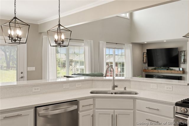 11402 Valley Forge Court, Sellersburg, IN 47172