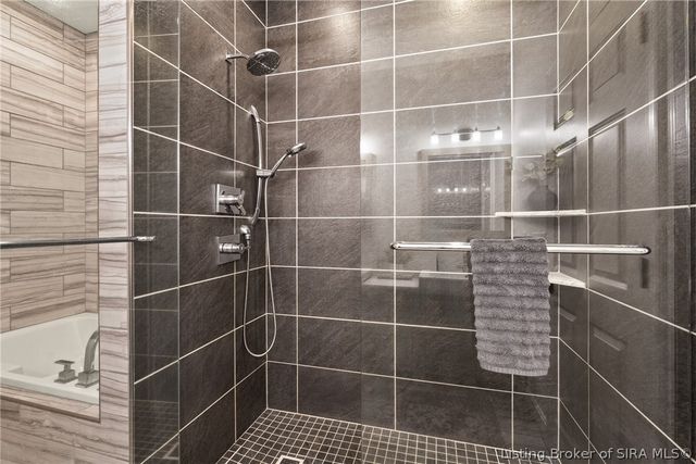 11402 Valley Forge Court, Sellersburg, IN 47172