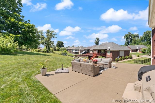 11402 Valley Forge Court, Sellersburg, IN 47172