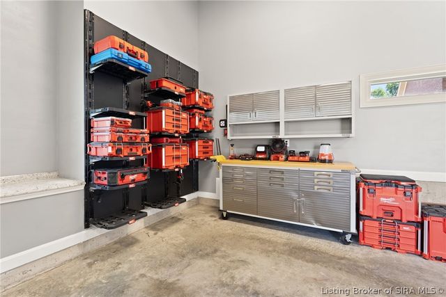 11402 Valley Forge Court, Sellersburg, IN 47172