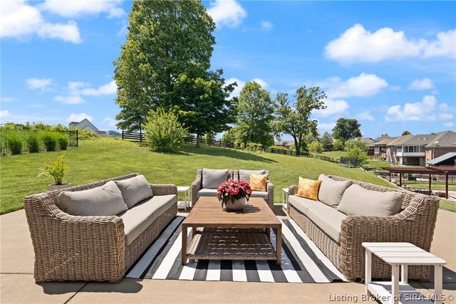 11402 Valley Forge Court, Sellersburg, IN 47172