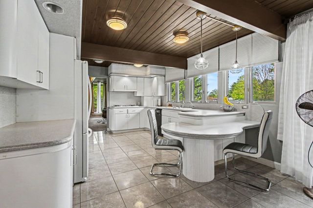 102 Sylvan Drive, Valparaiso, IN 46385