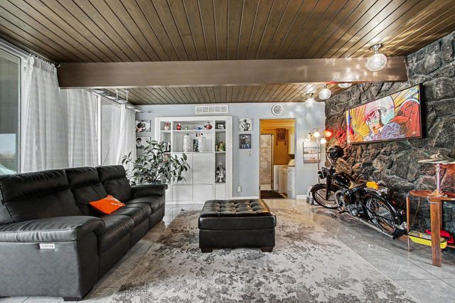 102 Sylvan Drive, Valparaiso, IN 46385