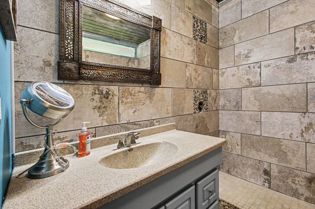 102 Sylvan Drive, Valparaiso, IN 46385