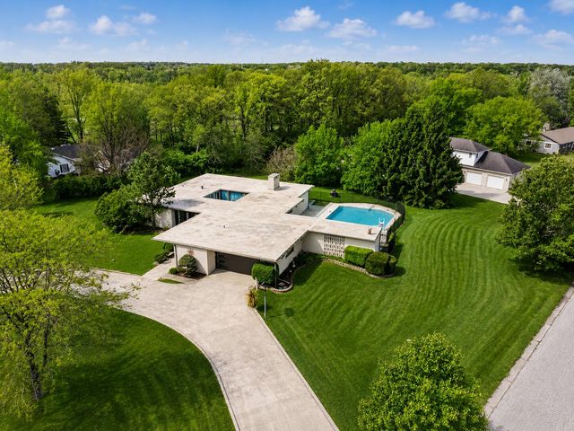 102 Sylvan Drive, Valparaiso, IN 46385