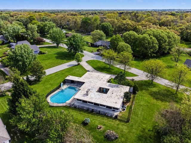 102 Sylvan Drive, Valparaiso, IN 46385