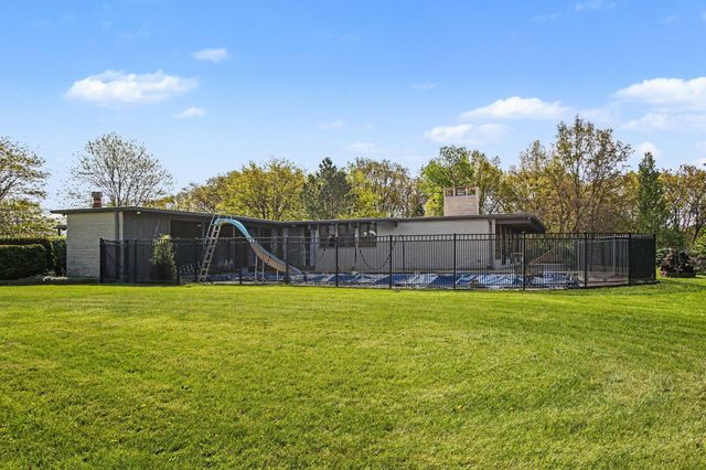 102 Sylvan Drive, Valparaiso, IN 46385
