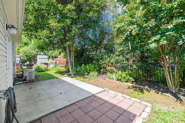 9648 Storybook Avenue NW 324, Concord, NC 28027