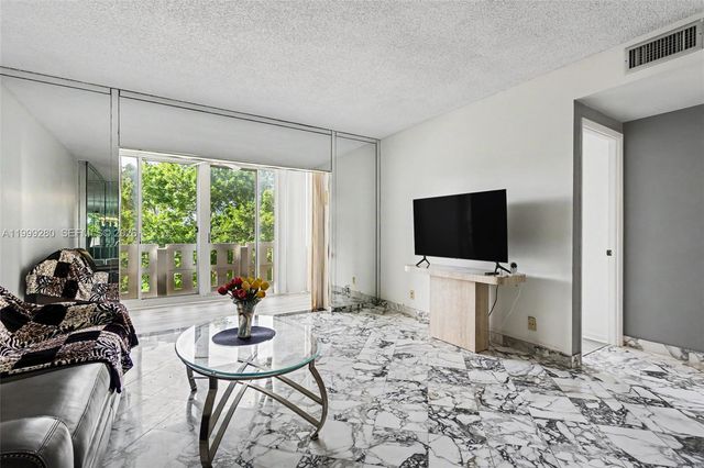 4330 Hillcrest Dr 405 405, Hollywood, FL 33021