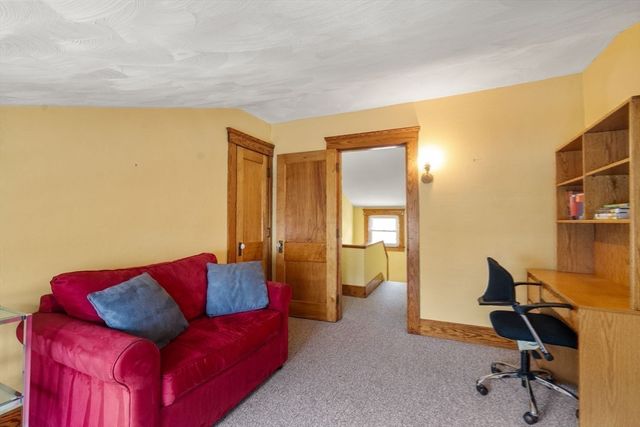 28 Maplewood Rd, Worcester, MA 01602
