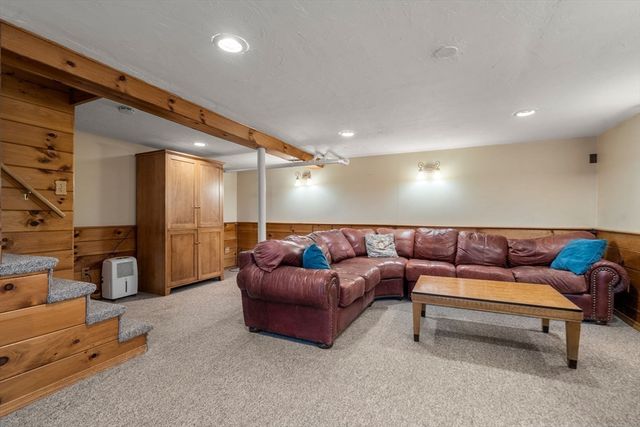 28 Maplewood Rd, Worcester, MA 01602