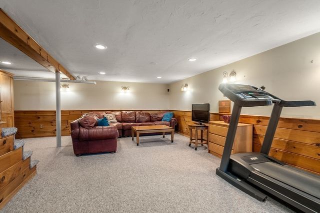 28 Maplewood Rd, Worcester, MA 01602