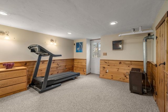28 Maplewood Rd, Worcester, MA 01602