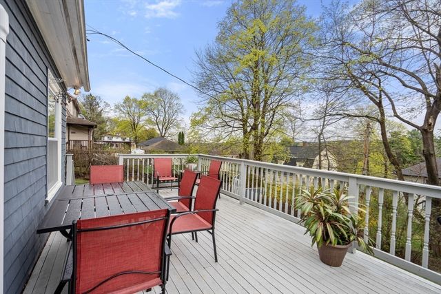 28 Maplewood Rd, Worcester, MA 01602