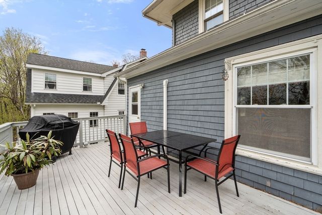 28 Maplewood Rd, Worcester, MA 01602