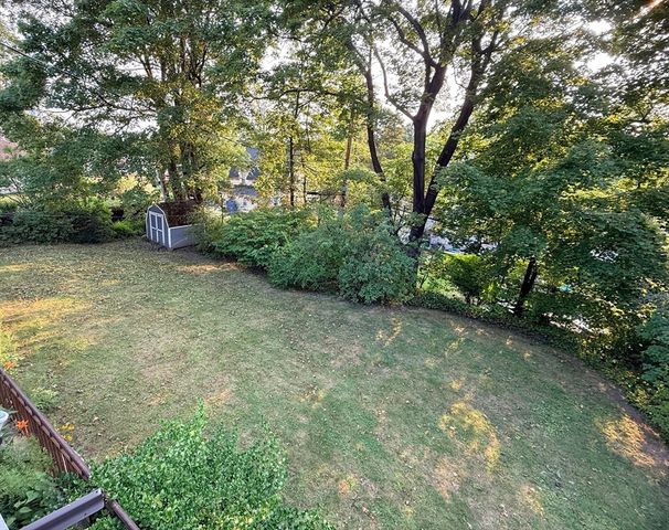 28 Maplewood Rd, Worcester, MA 01602