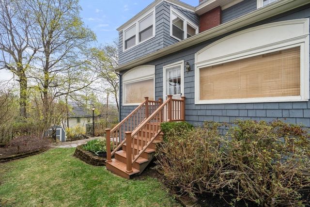 28 Maplewood Rd, Worcester, MA 01602