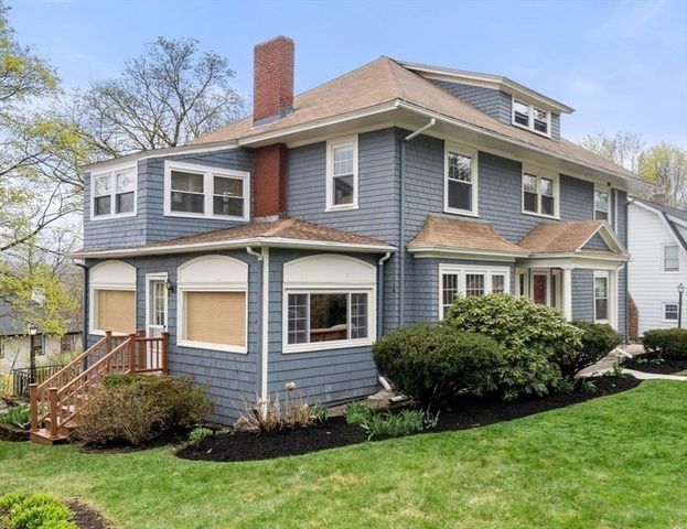 28 Maplewood Rd, Worcester, MA 01602