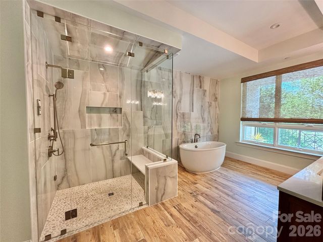 130 Cherokee Road 406, Charlotte, NC 28207