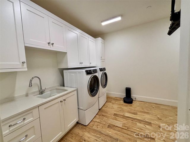 130 Cherokee Road 406, Charlotte, NC 28207