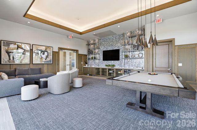 130 Cherokee Road 406, Charlotte, NC 28207