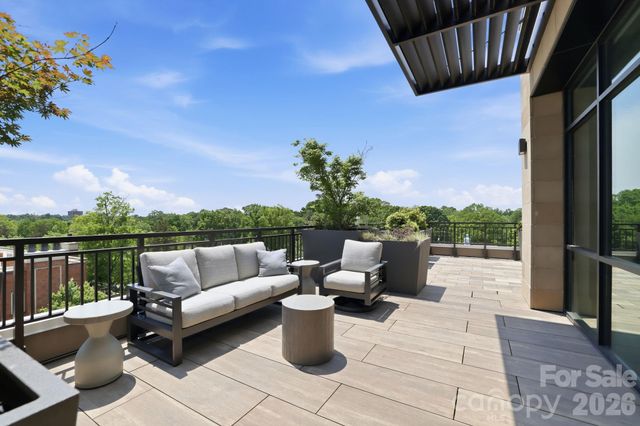 130 Cherokee Road 406, Charlotte, NC 28207