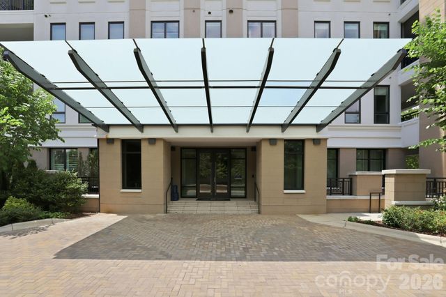 130 Cherokee Road 406, Charlotte, NC 28207