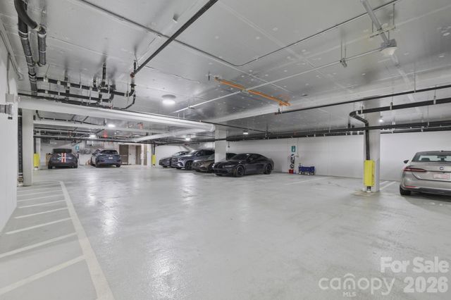 130 Cherokee Road 406, Charlotte, NC 28207