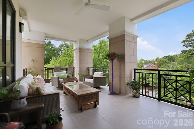 130 Cherokee Road 406, Charlotte, NC 28207