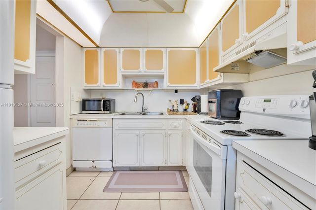 8901 NW 38th Dr 106, Coral Springs, FL 33065