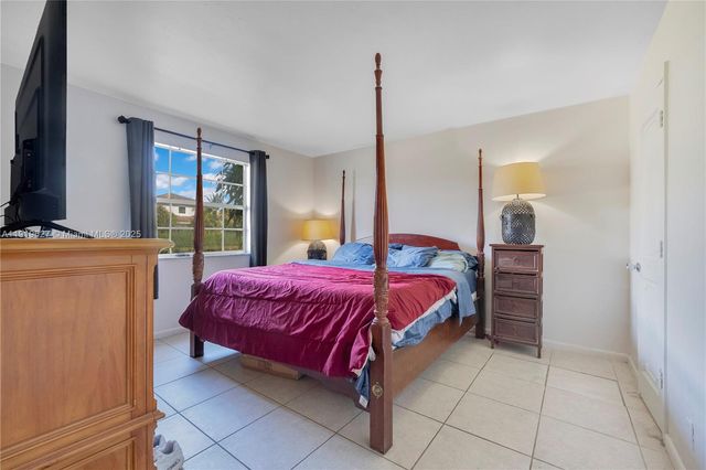 8901 NW 38th Dr 106, Coral Springs, FL 33065