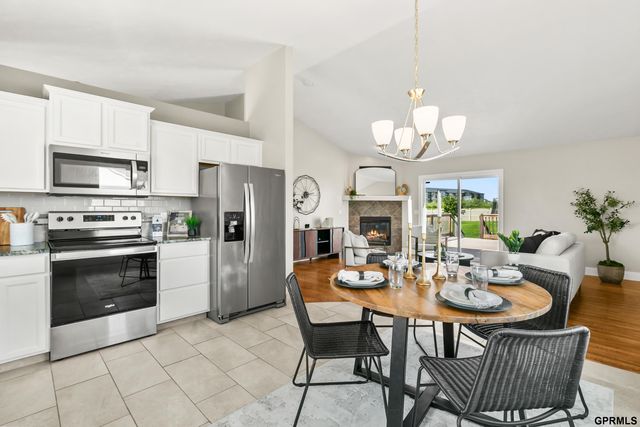 16860 Camden Avenue, Omaha, NE 68116
