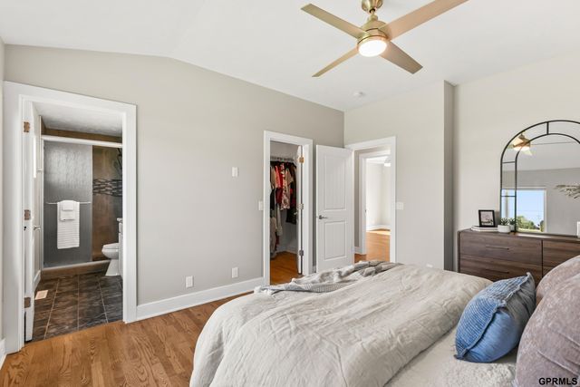 16860 Camden Avenue, Omaha, NE 68116