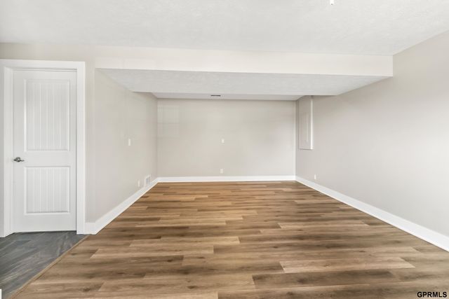 16860 Camden Avenue, Omaha, NE 68116