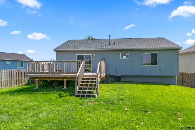 16860 Camden Avenue, Omaha, NE 68116