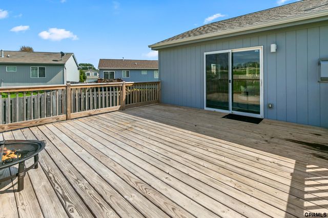 16860 Camden Avenue, Omaha, NE 68116
